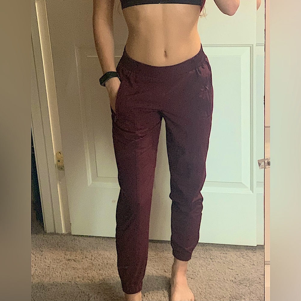 Old Navy Active StretchTech Joggers, XS, Burgundy/Plum